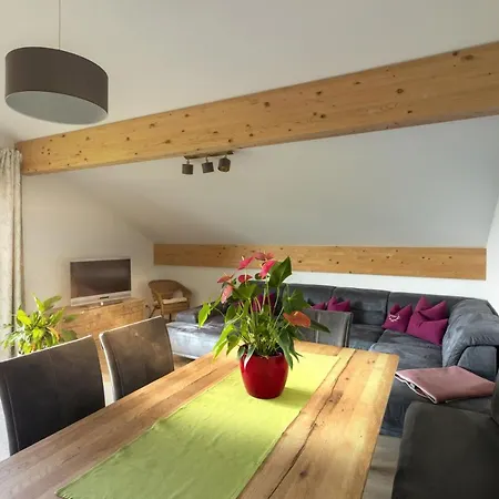 Bernhardhof - Pension, Guest-house & 3* Otterfing