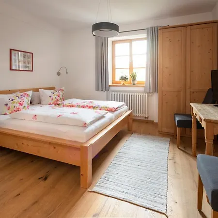 Bernhardhof - Pension, Guest-house & Affittacamere