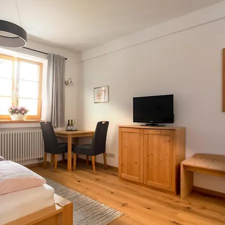 Affittacamere Bernhardhof - Pension, Guest-house &