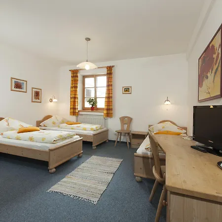 Affittacamere Bernhardhof - Pension, Guest-house & Otterfing