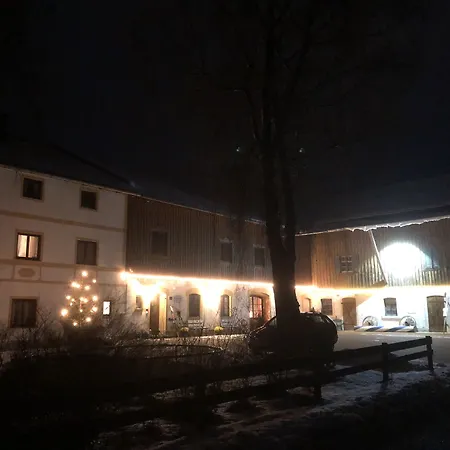 Bernhardhof - Pension, Guest-house & 게스트하우스 Otterfing