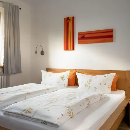 Bernhardhof - Pension, Guest-house & 3* Otterfing