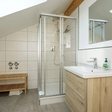 Bernhardhof - Pension, Guest-house & Affittacamere Otterfing