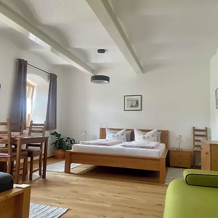 Bernhardhof - Pension, Guest-house & Affittacamere Otterfing