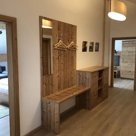 Bernhardhof - Pension, Guest-house & 3* Otterfing