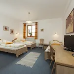 Affittacamere Bernhardhof - Pension, Guest-house & Otterfing