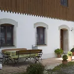 Guest house Bernhardhof - Pension, Guest-house & Otterfing