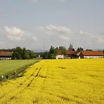 Bernhardhof - Pension, Guest-house & 3* Otterfing