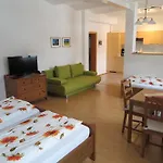 Bernhardhof - Pension, Guest-house & Affittacamere Otterfing