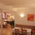 Bernhardhof - Pension, Guest-house & 3*