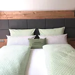 Bernhardhof - Pension, Guest-house &