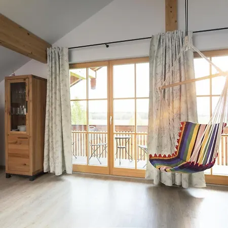 Bernhardhof - Pension, Guest-house & 3* Otterfing