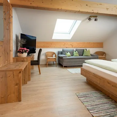 Bernhardhof - Pension, Guest-house &