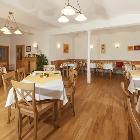 Bernhardhof Otterfing