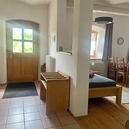 Bernhardhof - Pension, Guest-house & Affittacamere Otterfing
