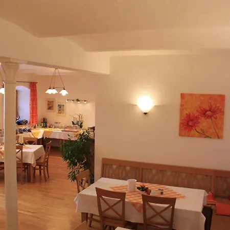 Bernhardhof - Pension, Guest-house & 3*