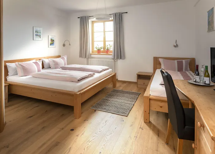 Bernhardhof Konukevi Otterfing